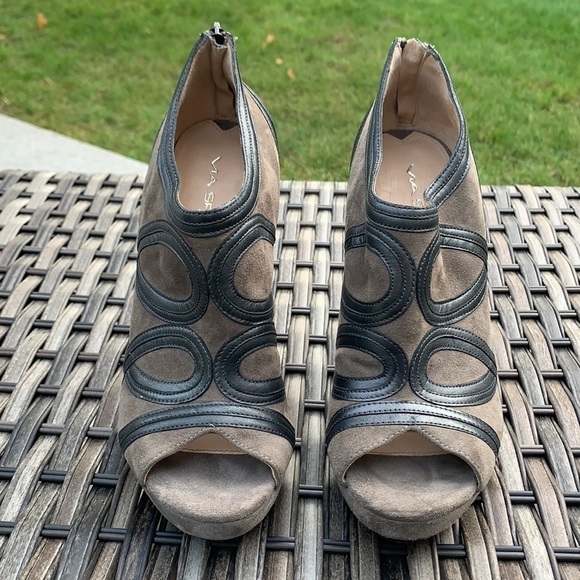 Via SPIGA Ivie Gray Suede & Leather Peep Toe Heels - Picture 5 of 16